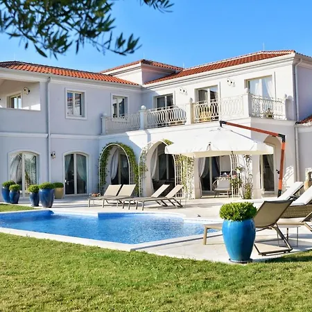 Villa Lavanda - Luxury Retreat